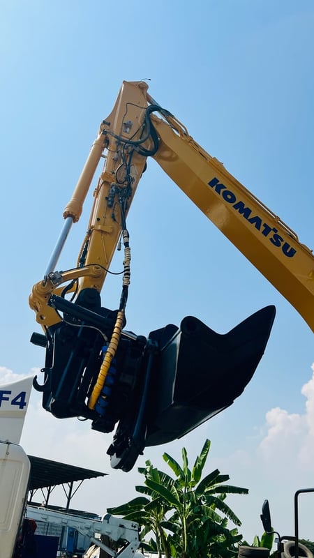 แมคโครล้อยางPW160-7EOพร้อมใช้เล่มทะเบียนแอร?เย็น