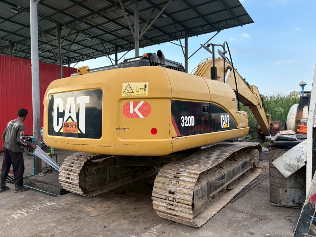 excavators 🚜 รถแบคโฮ CAT 320D-E (มีเล่มทะเบียน!) มีไลน์หัวเจาะ กล้องมองหลัง excavators 🚜 รถแบคโฮ CAT 320D-E (มีเล่มทะเบียน!) มีไลน์หัวเจาะ กล้องมองหลัง