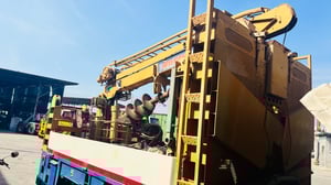 รถสว่านเจาะเสาไฟฟ้า ยี่ห้ออาชิ ขับเคลื่อน4ล้อ