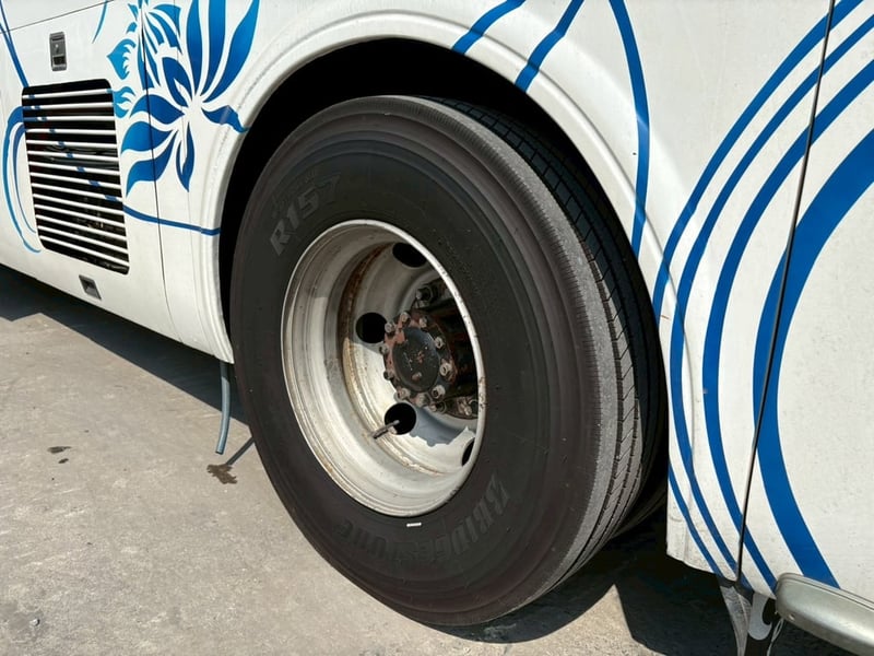 รถบัสแอร์18ที่นั่งพร้อมด้านท้ายห้องเก็บสินต้าติดแอร์ยาว3เมตรพร้อมลิฟท์ท้าย รถบัสแอร์18ที่นั่งพร้อมด้านท้ายห้องเก็บสินต้าติดแอร์ยาว3เมตรพร้อมลิฟท์ท้าย