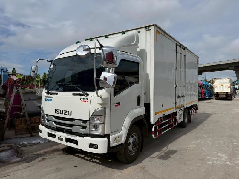 ขายรถหกล้อ ISUZU FRR 190 แรงม้า ปี 65 ตู้ 3 บาน ขายรถหกล้อ ISUZU FRR 190 แรงม้า ปี 65 ตู้ 3 บาน
