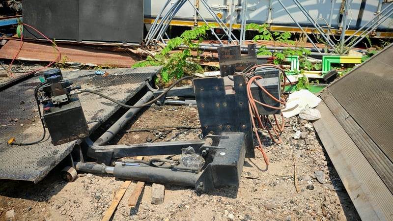 ขายลิฟท์ท้ายรถบรรทุก สภาพพร้อมใช้งาน คุ้มค่าที่สุด! 