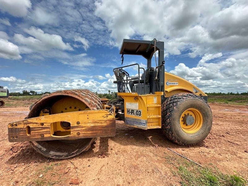 รถบดสั่นสะเทือน2เปลือก2เพลาวอลโว่สภาพดีเอกสารเล่มทะเบียน