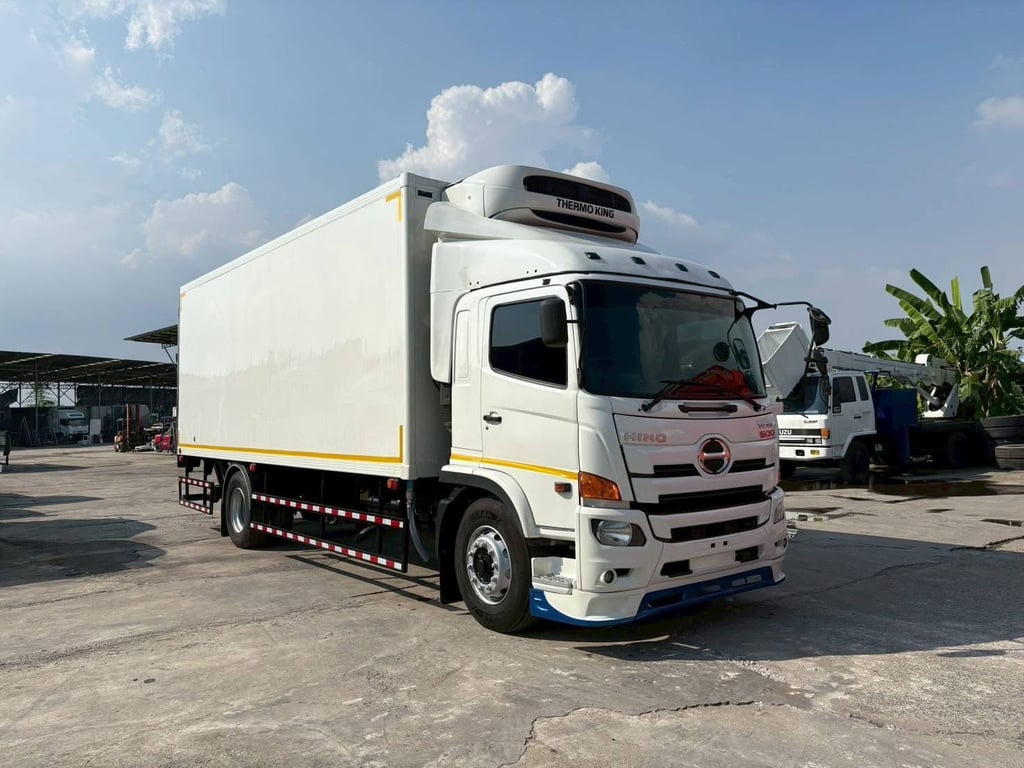 รถหกล้อฮีโน่วิคเตอร์ตู้เย็นทำความย็นตู้ไฟเบอร์เครื่องทพความเย็นเทอร์โมคิงส์