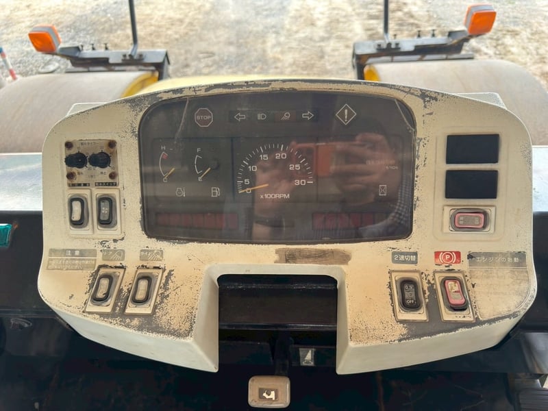 รถบด 3 ล้อเหล็ก Dynapac CS125 สภาพป้ายแดง เอกสารเล่มทะเบียน