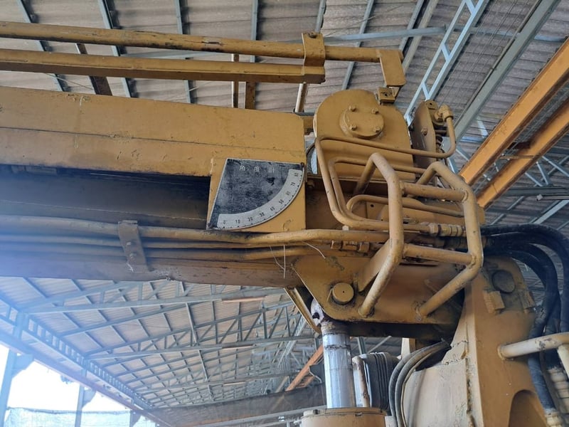 รถสว่านเจาะเสาไฟฟ้า ยี่ห้ออาชิ ขับเคลื่อน4ล้อ