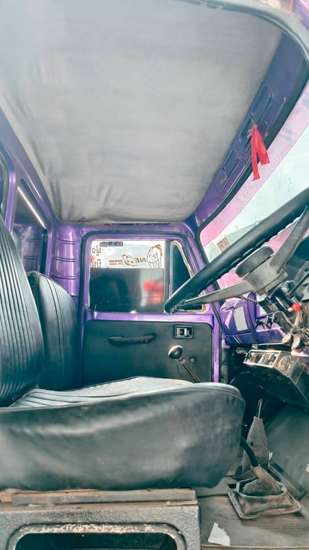 หกล้อหัวยาวรถน้ำเครื่อง 160 แรงม้า ระบบเบรกกิฟฟี่พร้อมระบบสเปรย์น้ำ ระบบเบรกกิฟฟี่พร้อมระบบสเปรย์น้ำ