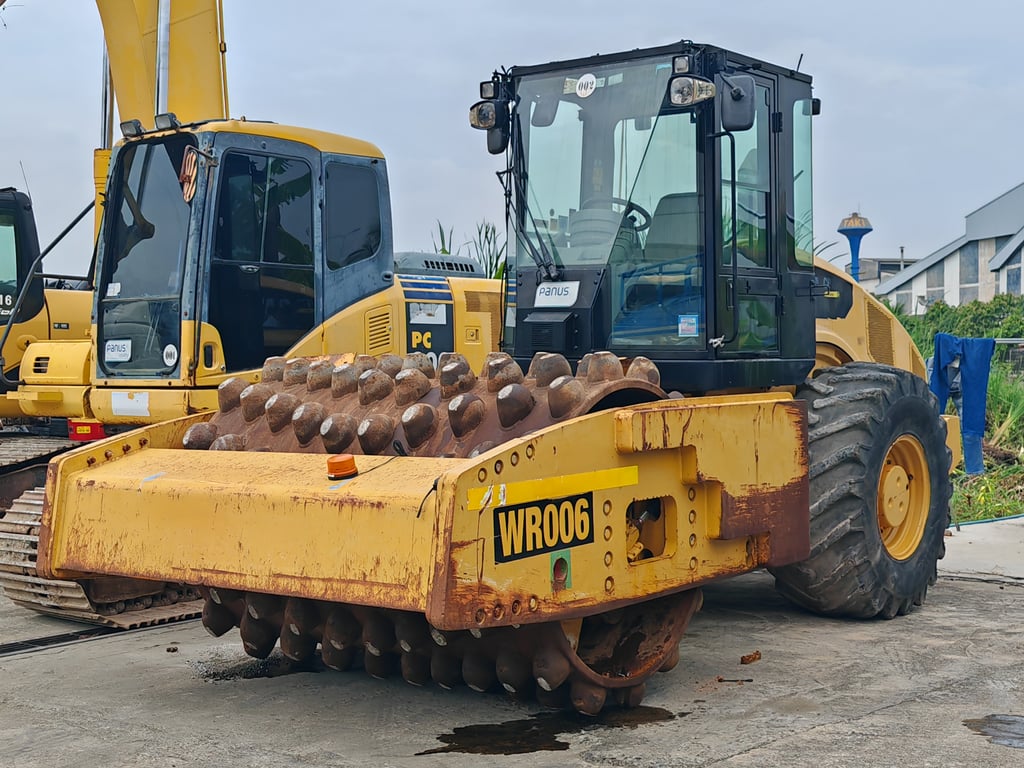 🚧 รถบดสั่นสะเทือน CAT CP76 ปี 2011 (NEW!) 🚧 รถบดสั่นสะเทือน CAT CP76 ปี 2011 (NEW!)