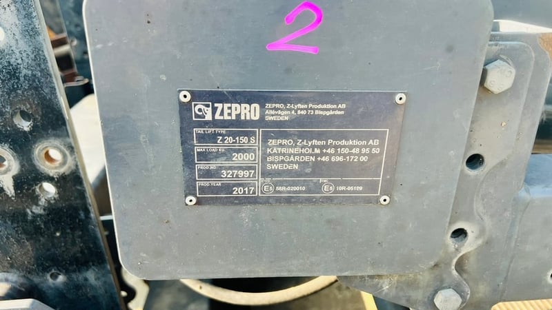ลิฟท์ท้ายสภาพ 90% zepro ลิฟท์ท้าย 4 กระบอก