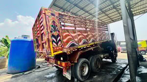 10ล้อดั้มอีซูซุ360ปี57มือเดียวป้ายแดงสภาพเดิมๆไมล์น้อย