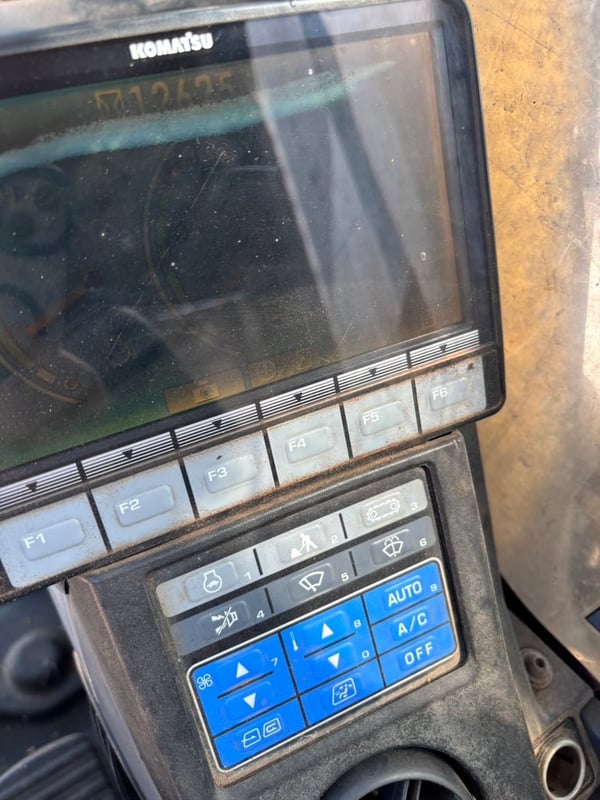 แมคโคร200-8n1โคมัสสึมีกล้องหลังสภาพเก่าเก็บ