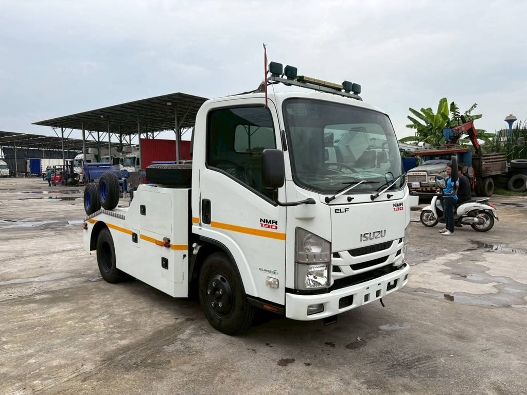 🚨 รถยก 6 ล้อ ISUZU NMR 130 แรง ปี 64 (สภาพใหม่) 🚨 รถยก 6 ล้อ ISUZU NMR 130 แรง ปี 64 (สภาพใหม่)
