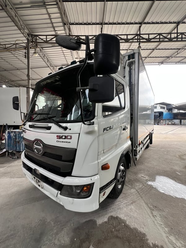 หกล้อห้องเย็น ฮีโน่มีเครื่องทำความหกล้อห้องเย็นมีเครื่องทำความเย็น