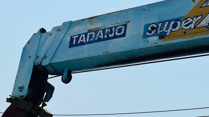 ขายหกล้อติดเครน3ปลอก2ชักทานาโน่ท้องv 5ตัน