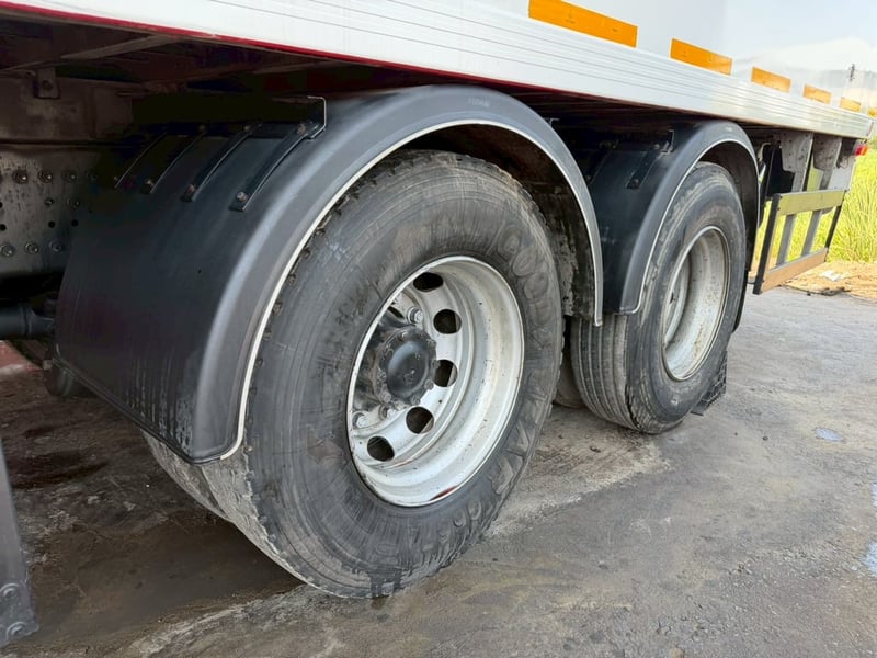 10ล้อฮีโน่วิคเตอร์สภาพพร้อมใช้ยางใหม่เก็บรายละเอียดใหม่