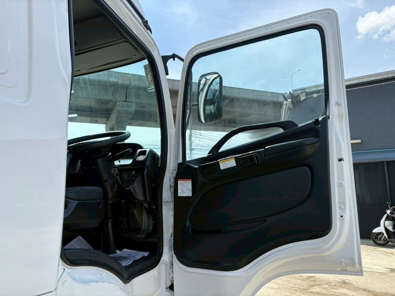 รถหกล้อฮีโน่วิคเตอร์ตู้เย็นทำความย็นตู้ไฟเบอร์เครื่องทพความเย็นเทอร์โมคิงส์