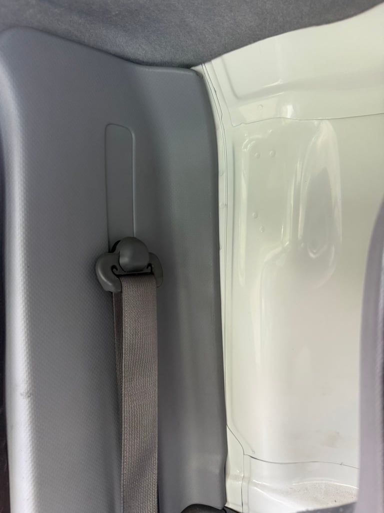 หกล้ออีซูซุFRR210ปี65ตู่บรรทุกมอไซด์มีลิฟท์ท้าย