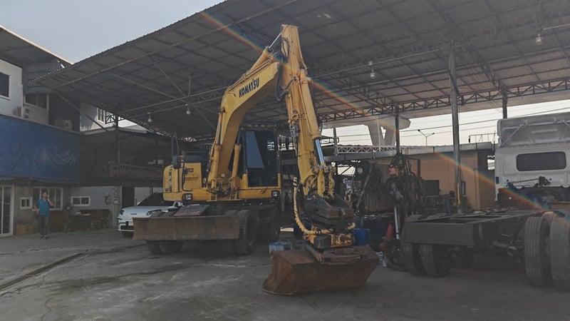 แมคโครล้อยาง โคมัตสุ 160-7EO