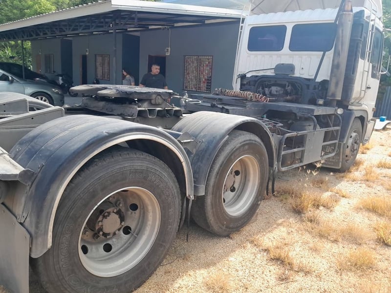 หัวลากฮีโน่โปรเฟีย380แรงสภาพใช้งานราคาถูก หัวลากฮีโน่โปรเฟีย380แรงสภาพใช้งานราคาถูก