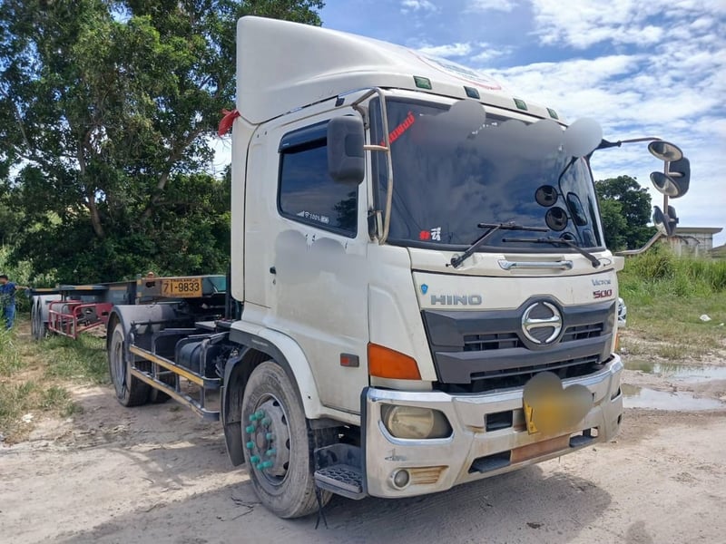 หัวลาก6ล้อฮีโน่วิคเตอร์260แรงปี60