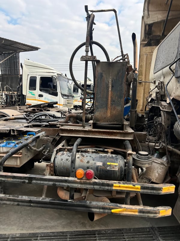 หัวลากฮีโน่260แรงปี53มีระบบดั้ม2เพลา หัวลากฮีโน่260แรงปี53มีระบบดั้ม2เพลา