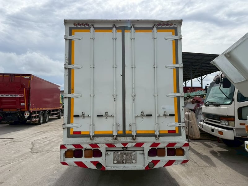 ขายรถหกล้อ ISUZU FRR 190 แรงม้า ปี 65 ตู้ 3 บาน ขายรถหกล้อ ISUZU FRR 190 แรงม้า ปี 65 ตู้ 3 บาน