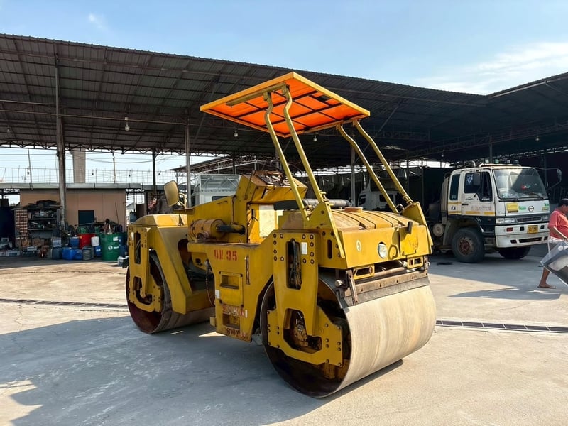 รถบดสั่นสะเทือน SAKAI SW70C (หน้าเหล็ก-หลังเหล็ก)(เบรคดาวน์)​ ​รุ่นยอดนิยม