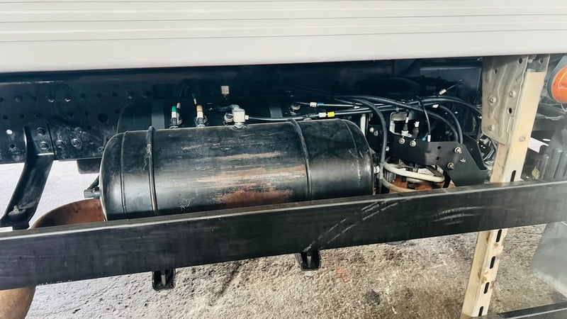 10ล้อฮีโน่วิคเตอร์สภาพพร้อมใช้ยางใหม่เก็บรายละเอียดใหม่