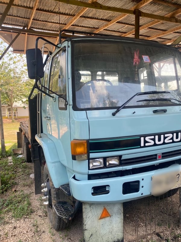 รถอีซูซุร้อคกี้240ท้ายลาด2เพลาสภาพดีพร้อมใช้งาน