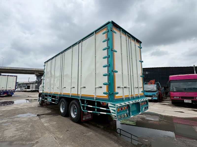 10 ล้อวิคเตอร์ตู้ 10 บาน ปีหกศูนย์ตู้ใหม่ยางใหม่ลดสภาพใหม่