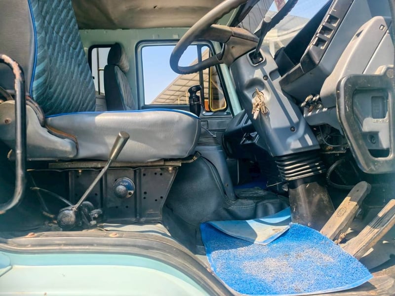 ISUZU FVZ 240แรงม้า รถบรรทุก 10ล้อ บรรทุกน้ำ ปี1995 เลขไมล์ 430,000 กม.