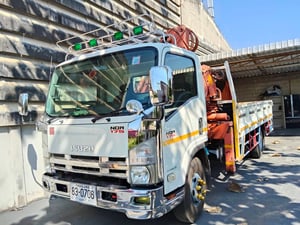 ISUZU NQR 175แรงม้า รถบรรทุก 6ล้อ กระบะเหล็กติดเครน ปี2014