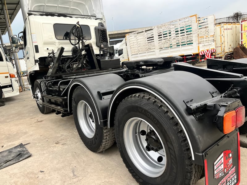 หัวลากฮีโน่344ปี58กะจกไฟฟ้าตัวสุดท้ายยางใหม่พร้อมใช้งาน หัวลากฮีโน่344ปี58กะจกไฟฟ้าตัวสุดท้ายยางใหม่พร้อมใช้งาน