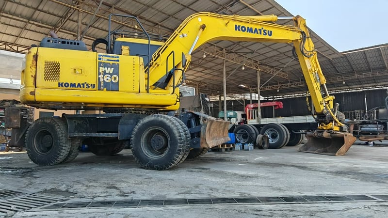 แมคโครล้อยาง โคมัตสุ 160-7EO