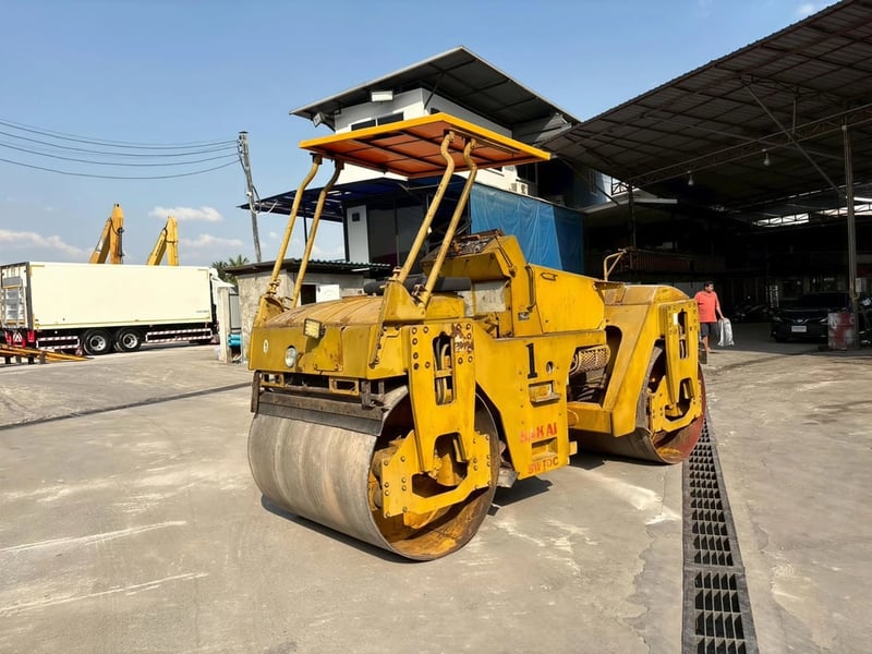 รถบดสั่นสะเทือน SAKAI SW70C (หน้าเหล็ก-หลังเหล็ก)(เบรคดาวน์)​ ​รุ่นยอดนิยม