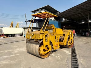 รถบดสั่นสะเทือน SAKAI SW70C (หน้าเหล็ก-หลังเหล็ก)(เบรคดาวน์)​ ​รุ่นยอดนิยม