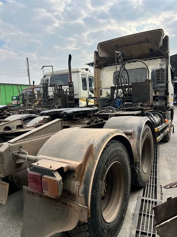 หัวลากฮีโน่260แรงปี53มีระบบดั้ม2เพลา หัวลากฮีโน่260แรงปี53มีระบบดั้ม2เพลา