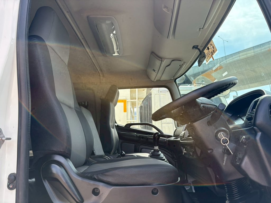 รถหกล้อฮีโน่วิคเตอร์ตู้เย็นทำความย็นตู้ไฟเบอร์เครื่องทพความเย็นเทอร์โมคิงส์