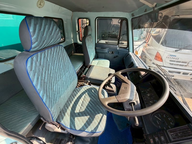 ISUZU FVZ 240แรงม้า รถบรรทุก 10ล้อ บรรทุกน้ำ ปี1995 เลขไมล์ 430,000 กม.