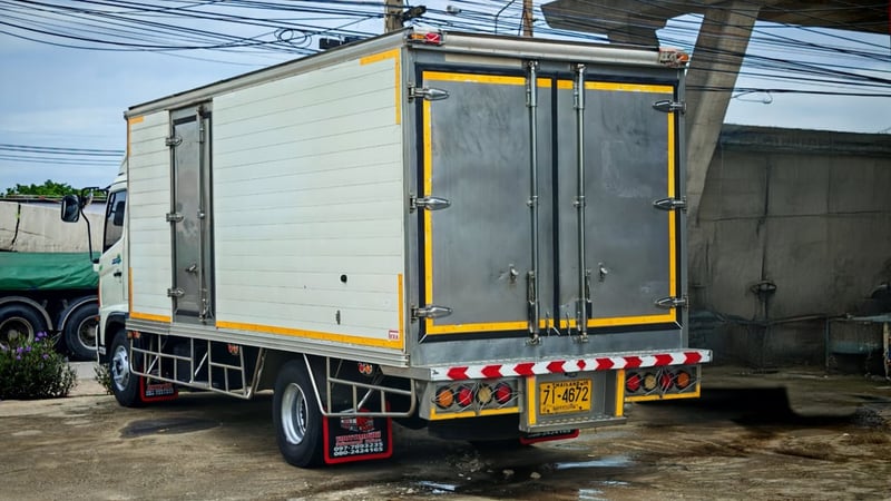 หกล้อตู้เย็นฮีโน่FC9J175แรงม้าปี60 ขายตามสภาพราคาเบาเบา 750,000