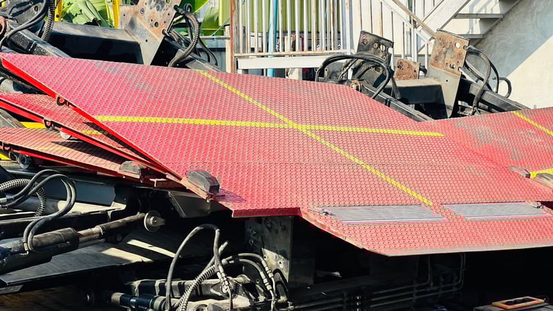 ลิฟท์ท้ายสภาพ 90% zepro ลิฟท์ท้าย 4 กระบอก