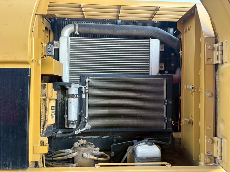 excavators 🚜 รถแบคโฮ CAT 320D-E (มีเล่มทะเบียน!) มีไลน์หัวเจาะ กล้องมองหลัง