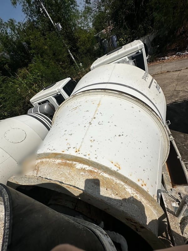 10ล้อ2เพลาโฟตอนสภาพป้ายแดงโม่ปูนใช้งานน้อยมาก