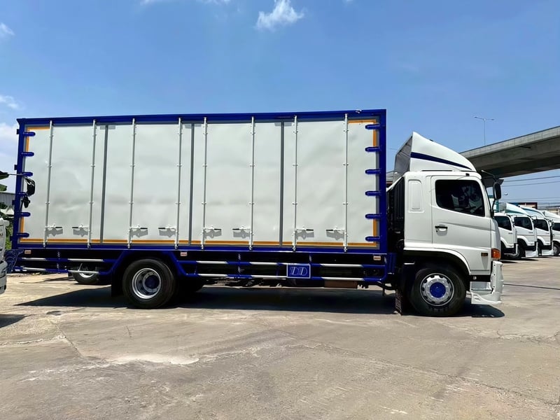 รถหกล้อ HINO VICTOR 240 แรง หลายปี หลายคัน รถหกล้อ HINO VICTOR 240 แรง หลายปี หลายคัน