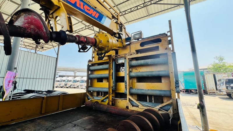 รถสว่านเจาะเสาไฟฟ้า ยี่ห้ออาชิ ขับเคลื่อน4ล้อ