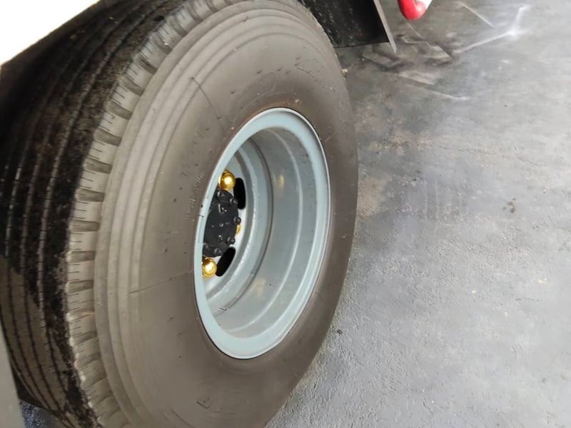 ISUZU NQR 175แรงม้า รถบรรทุก 6ล้อ กระบะเหล็กติดเครน ปี2014