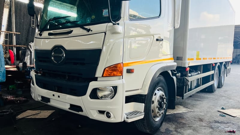 10ล้อฮีโน่วิคเตอร์สภาพพร้อมใช้ยางใหม่เก็บรายละเอียดใหม่