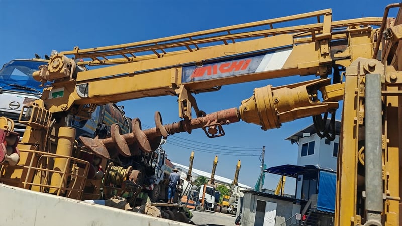  หกล้อเครนสว่าน MITSU CANTER 110 แรง 4WD 