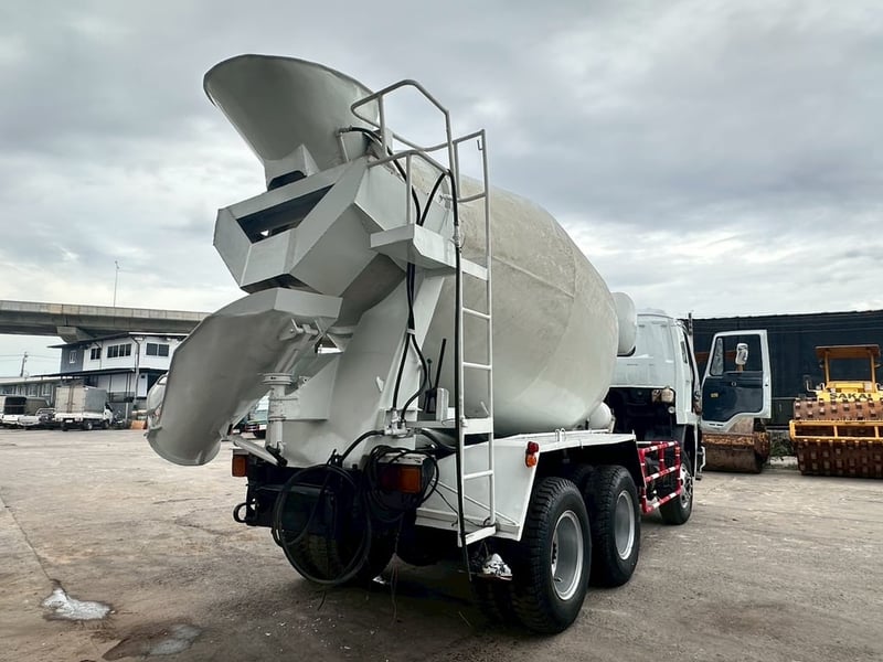 รถโม่2เพลา7คิว รถโม่2เพลา7คิว