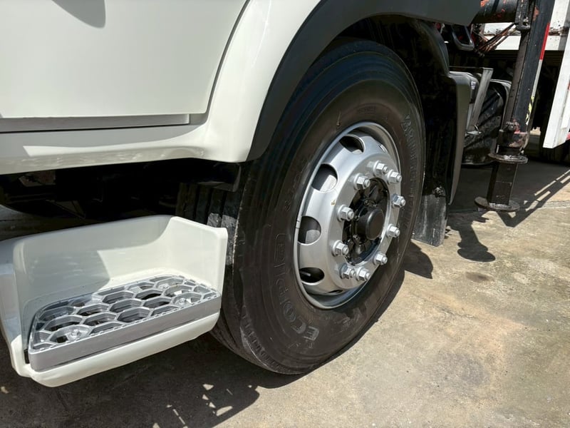 6ล้อเครนพับ 3 ตัน HINO VICTOR 240 แรง ปี62